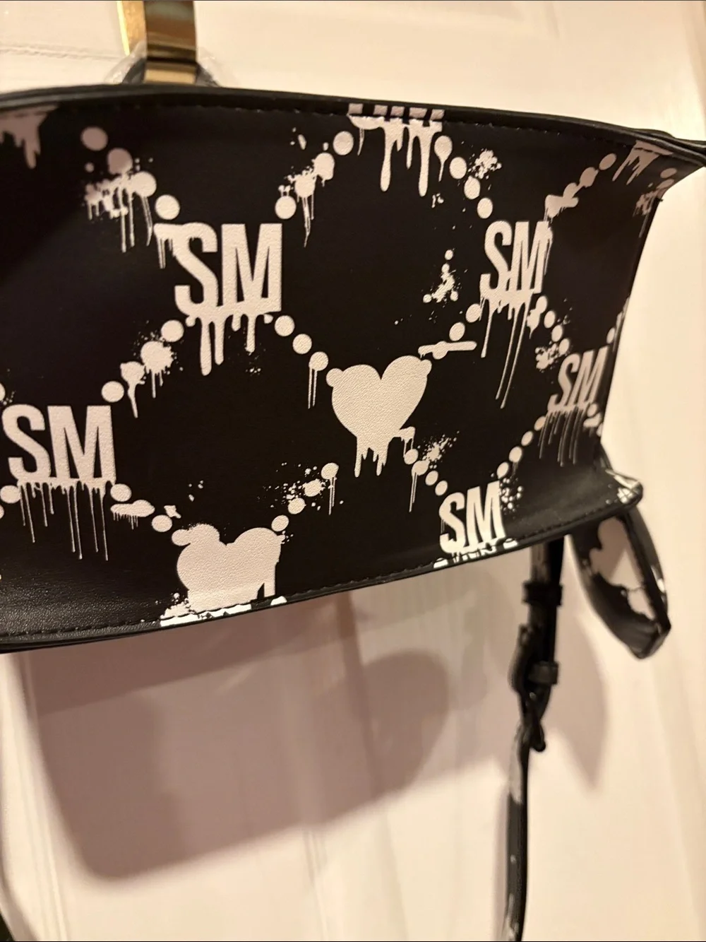 BNWT STEVE MADDEN Bevelyn Satchel Halloween Bleeding Hearts Black & White Bag